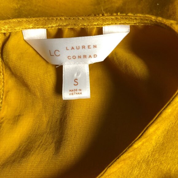 Lauren Conrad Blouse Womens Size Small Golden Yellow Satin Short Sleeve Top - Picture 5 of 6